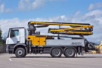 24 M4 XH by Liebherr