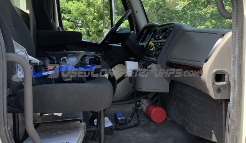 2015 32M 5 SECTION ALLIANCE ON A 2016 FREIGHTLINER full