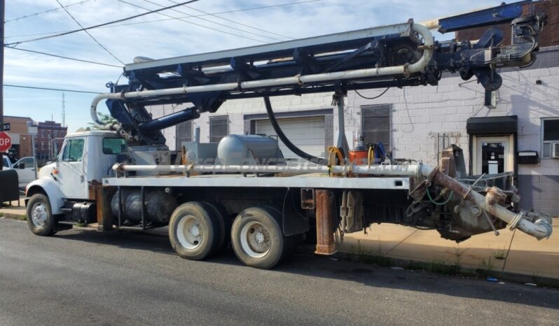 2001 PUTZMEISTER 24M VERSA PLACER ON AN INTERNATIONAL full