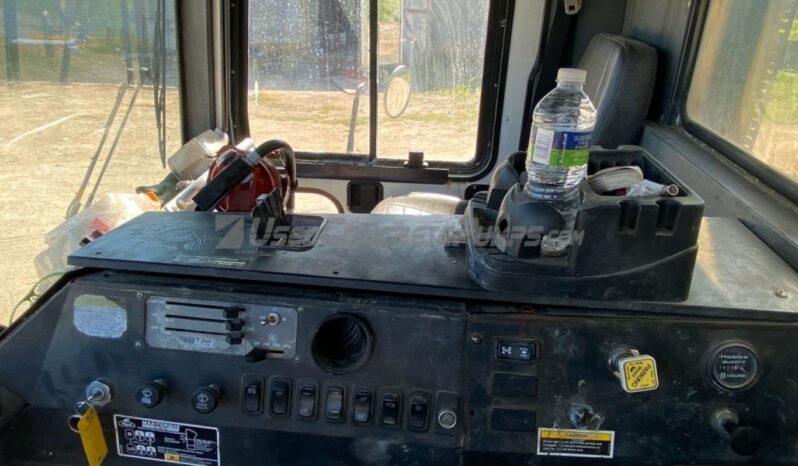 2004 39X SCHWING ON A 2005 MACK full